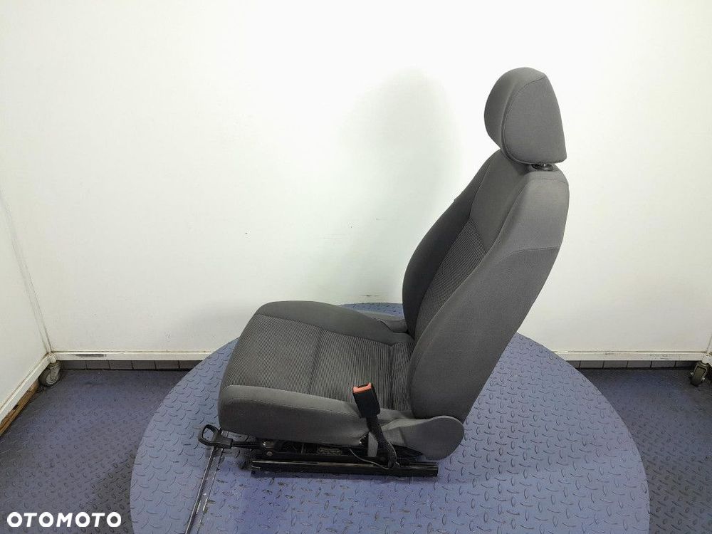 VW GOLF V 5D FOTEL PRZÓD PRZEDNI PRAWY PASAŻERA EU - 7