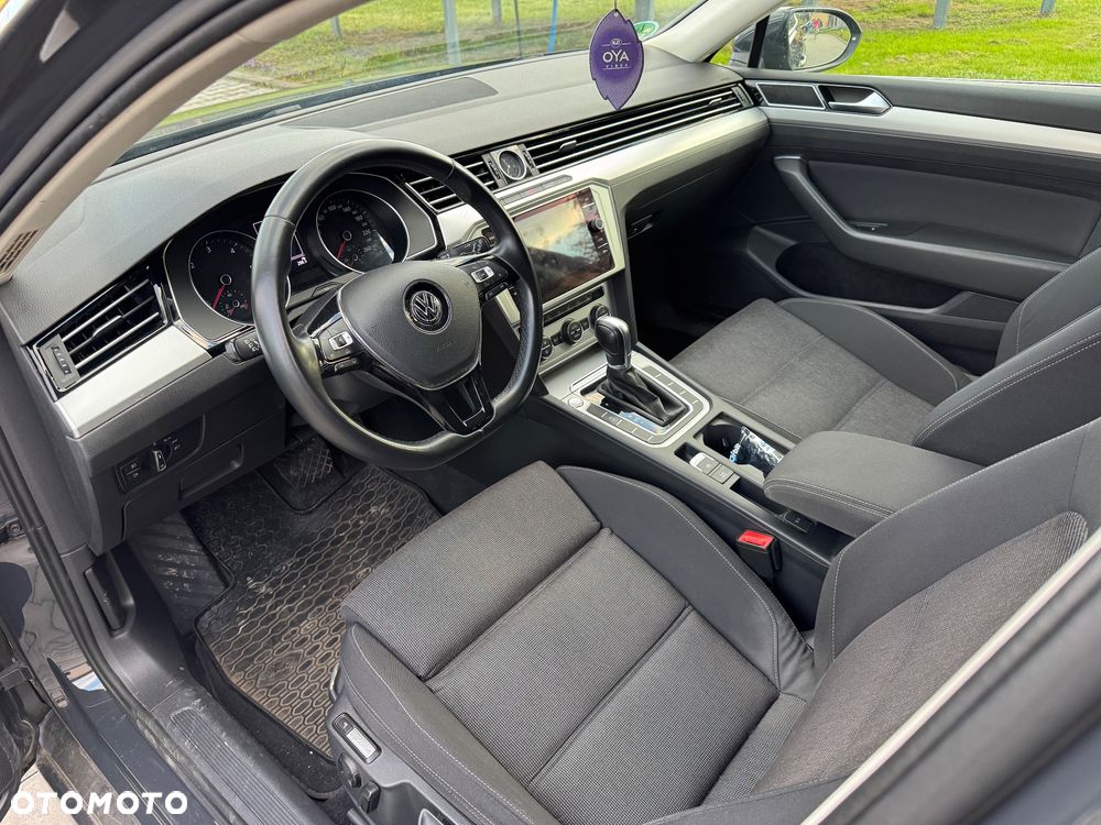 Volkswagen Passat 2.0 TDI SCR DSG Comfortline - 9
