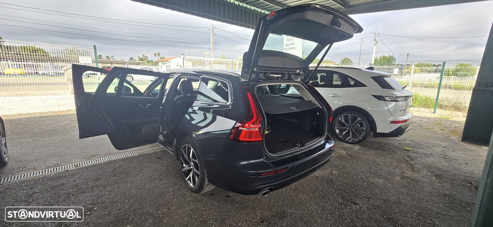 Volvo V60 2.0 T8 AWD TE Momentum Plus - 43