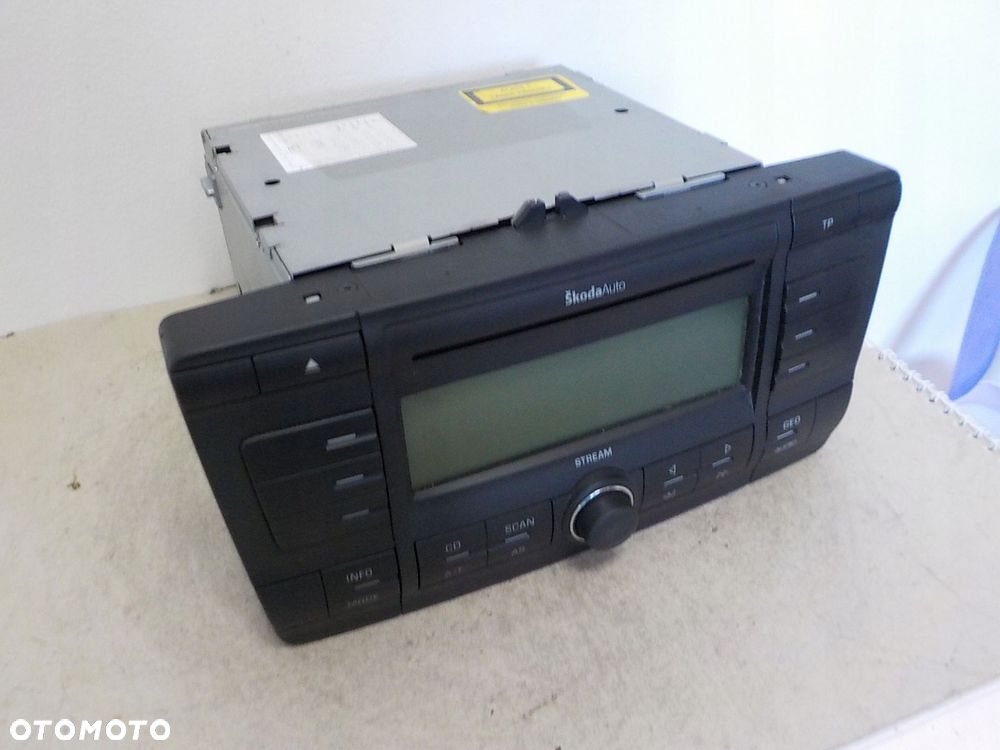SKODA OCTAVIA II RADIO FABRYCZNE 1Z0035161A - 4