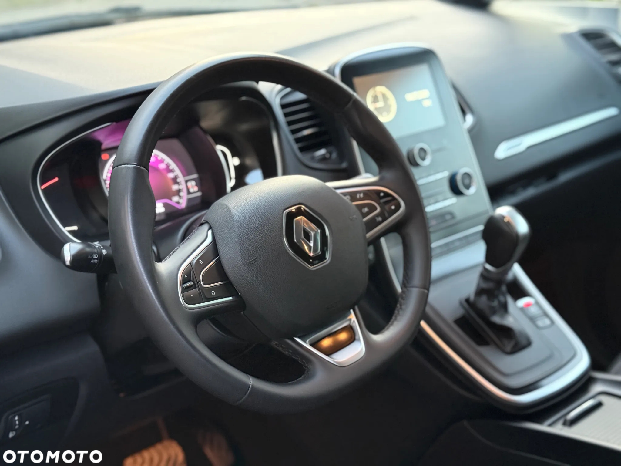 Renault Grand Scenic BLUE dCi 120 EDC BUSINESS EDITION - 25
