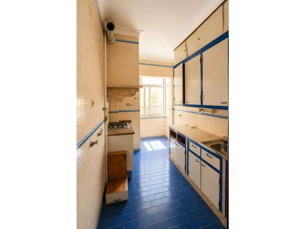 Apartamento T2 Renovado com Varanda em Rés-do-Chão - Grande imagem: 5/11