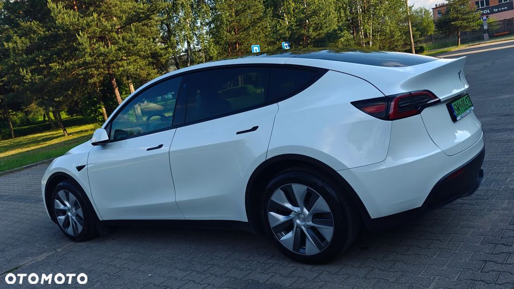 Tesla Model Y Long Range Dual Motor AWD - 5