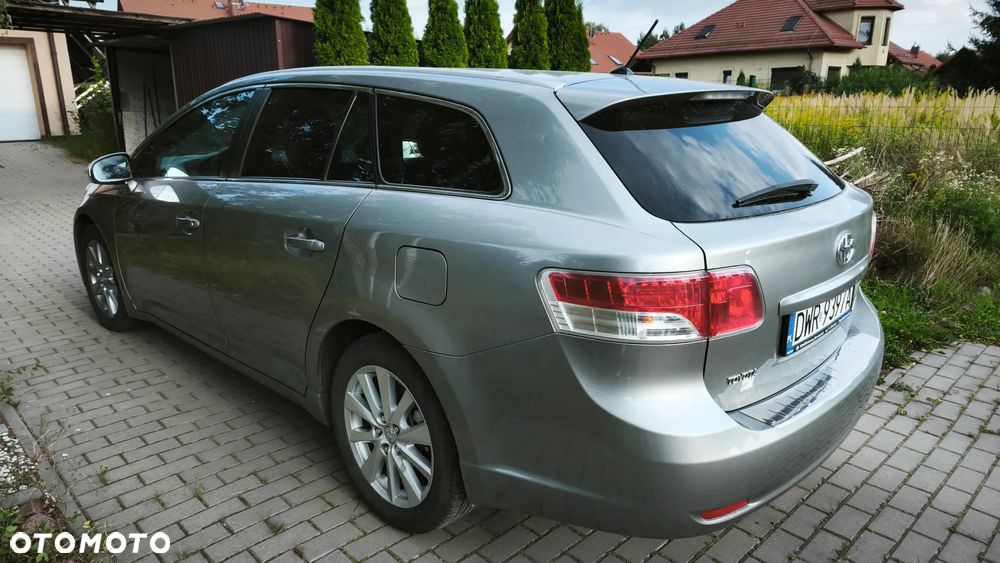 Toyota Avensis - 5