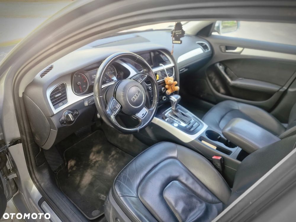Audi A4 Limousine - 14
