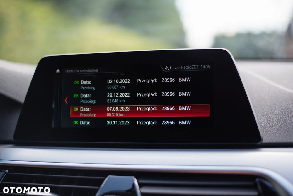 BMW Seria 5 520d xDrive - 29