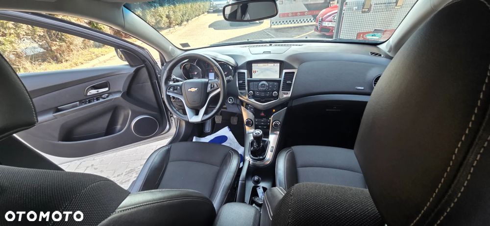 Chevrolet Cruze 1.4 T LTZ - 37