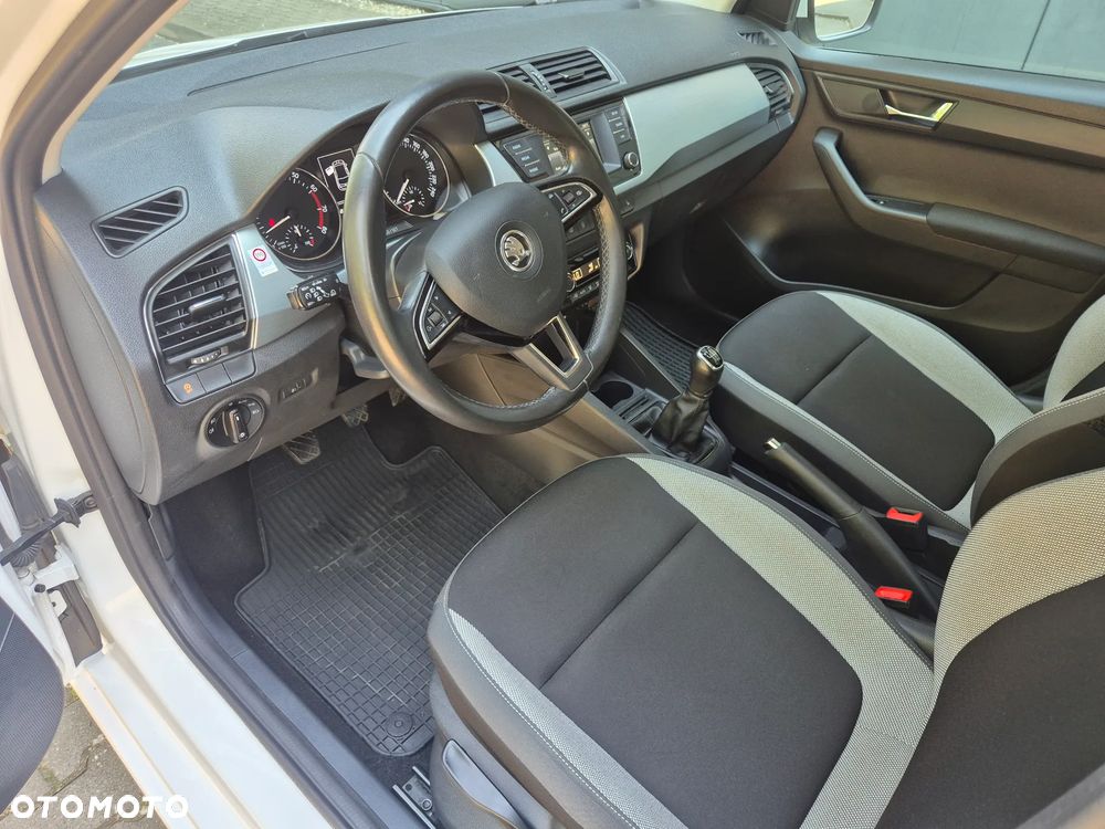 Skoda Fabia 1.2 TSI Monte Carlo - 9