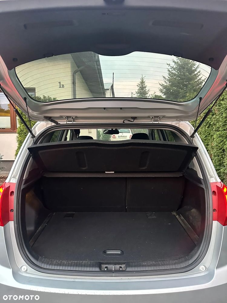 Kia Venga ver-1-6-business-line - 10