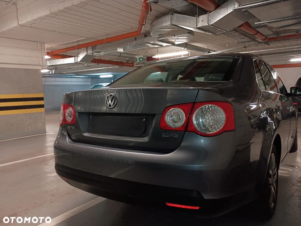 Volkswagen Jetta 2.0 FSI Comfortline - 5