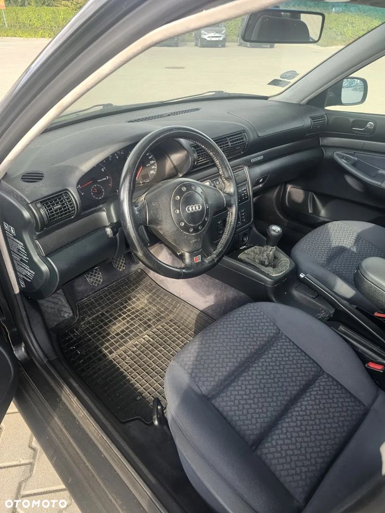 Audi A4 Limousine - 18