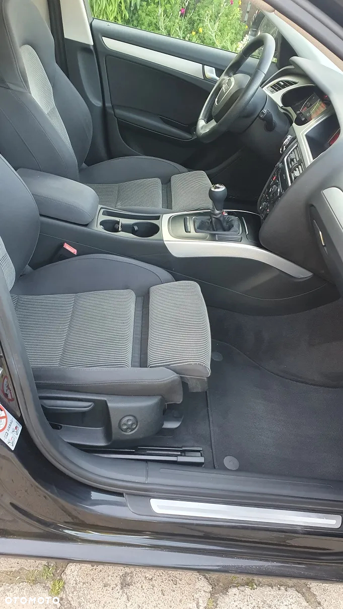 Audi A4 Avant 2.0 TDI DPF Ambiente - 11