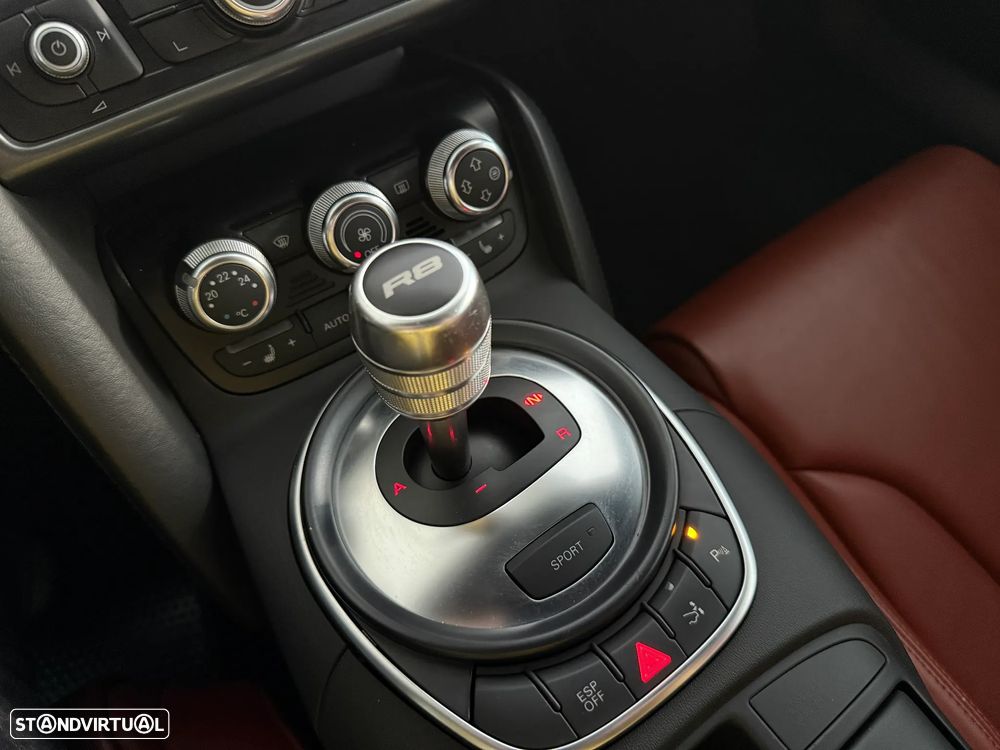 Audi R8 Coupé 4.2 FSI quattro R tronic - 19