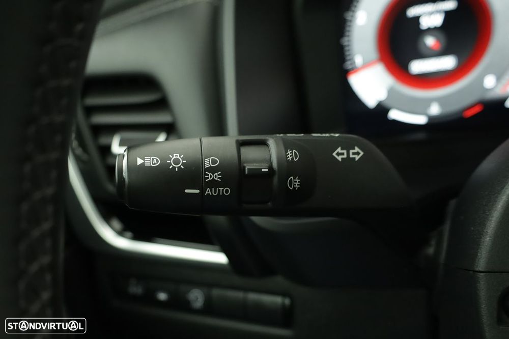 Nissan Qashqai 1.3 DIG-T N-Connecta LED Xtronic - 17