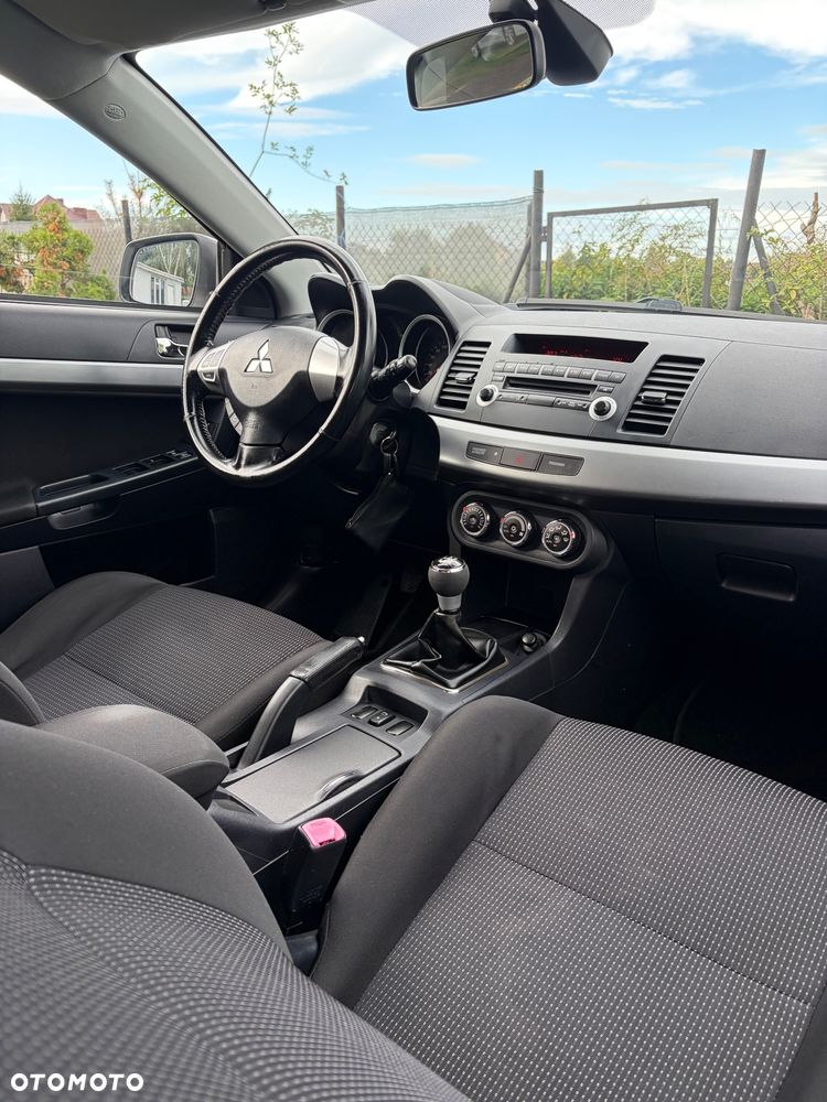 Mitsubishi Lancer - 32