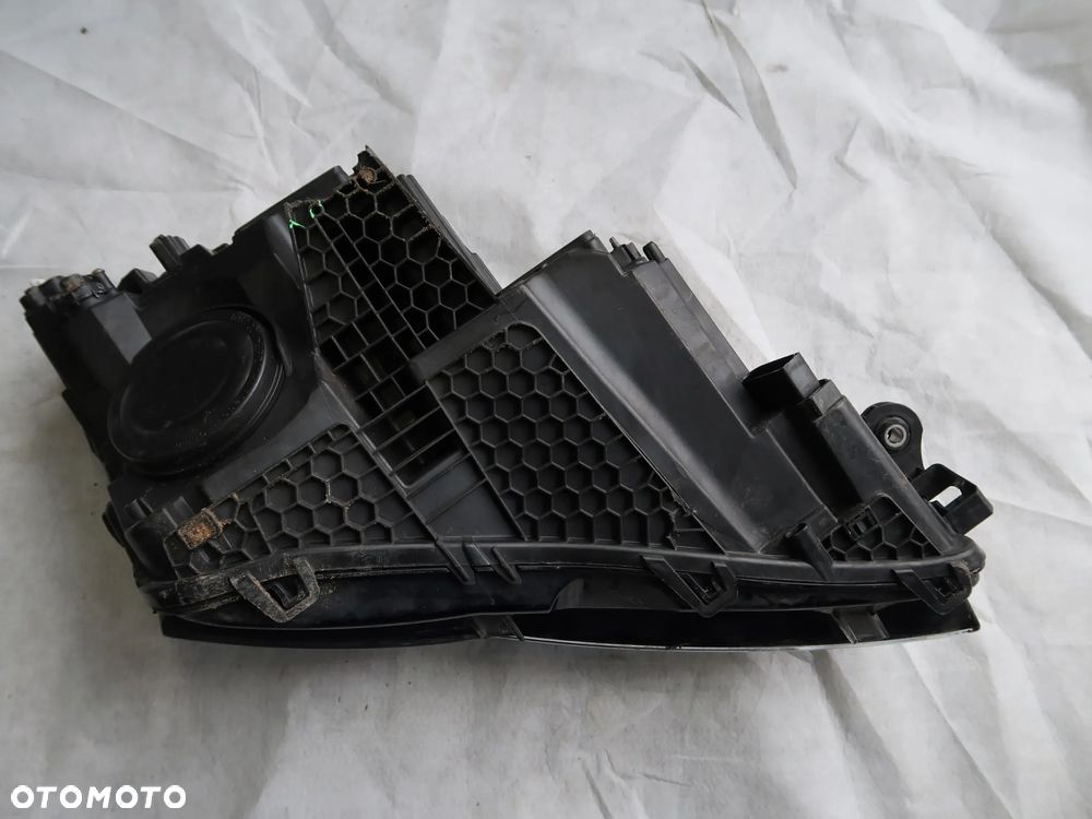 Lampa przednia Skoda 3V1941015C - 2