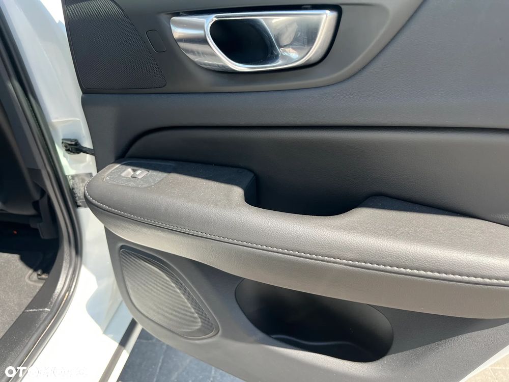 Volvo V60 B3 B Momentum Core - 11