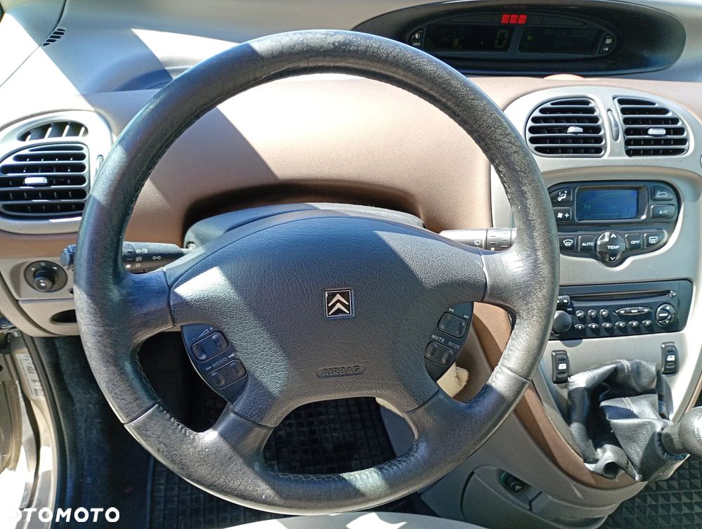 Citroën Xsara Picasso 1.8i Exclusive - 11