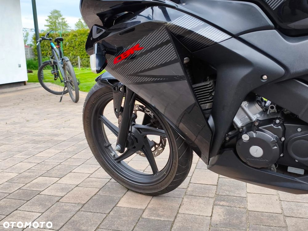 Honda CBR - 12