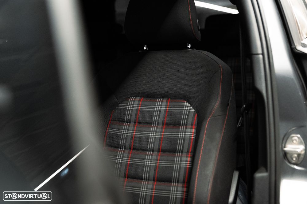 VW Golf GTI (BlueMotion ) DSG - 18