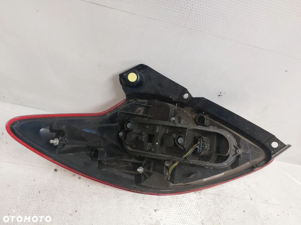 .  LAMPA TYL TYLNA PRAWA FORD KA - 3