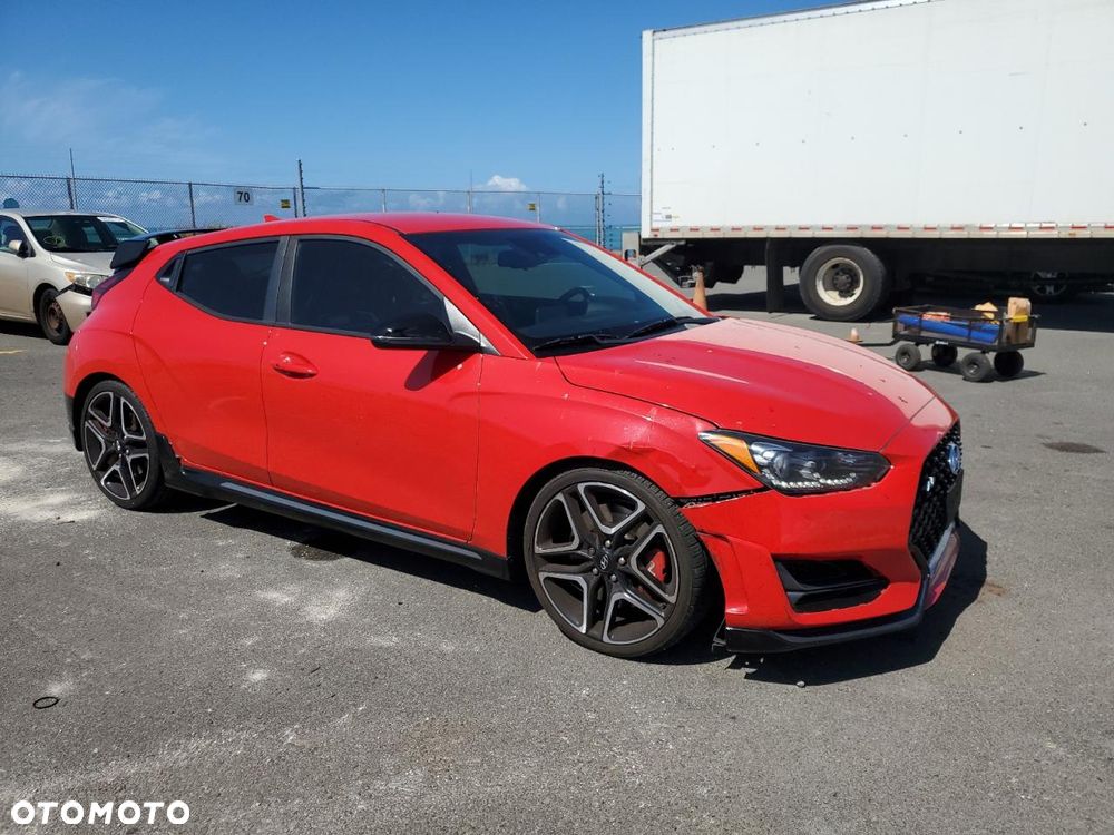 Hyundai Veloster - 3