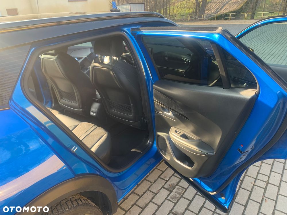 Peugeot 2008 PureTech 130 EAT8 GT - 13