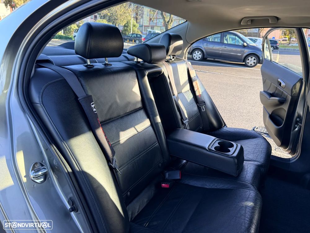 Honda Civic 1.8 ES - 20