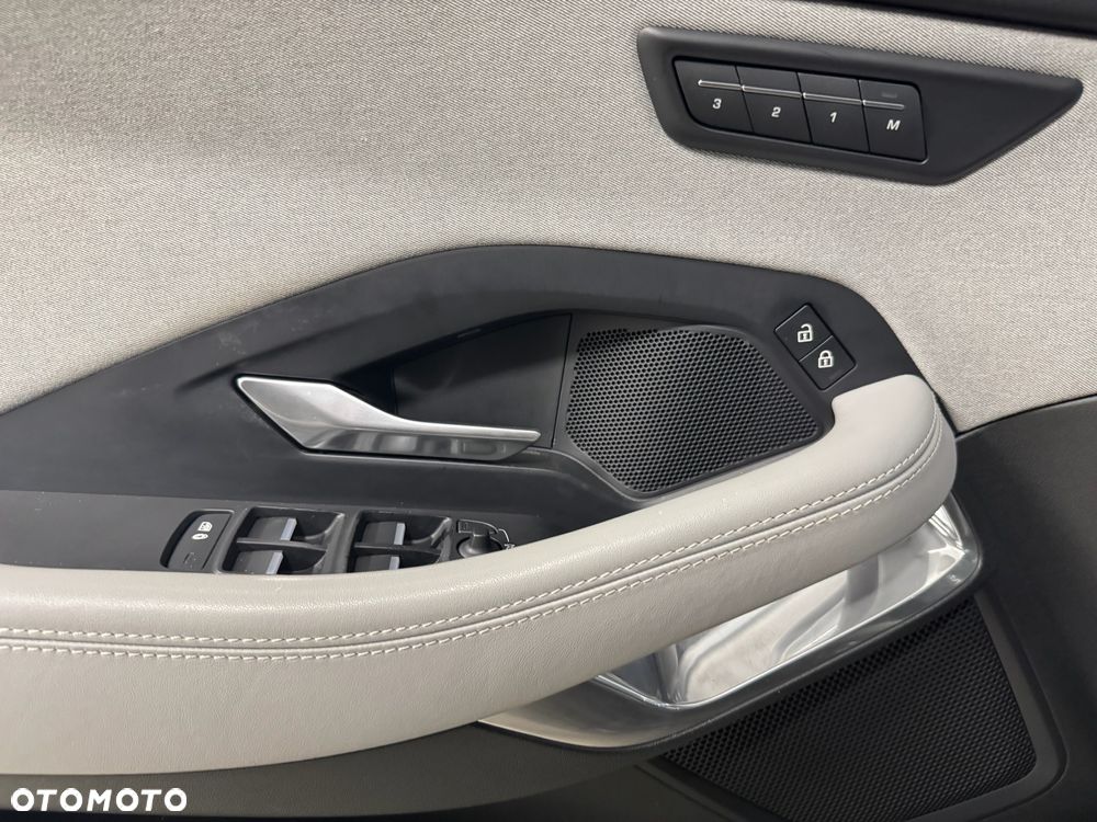 Jaguar E-Pace D165 AWD R-Dynamic SE - 24