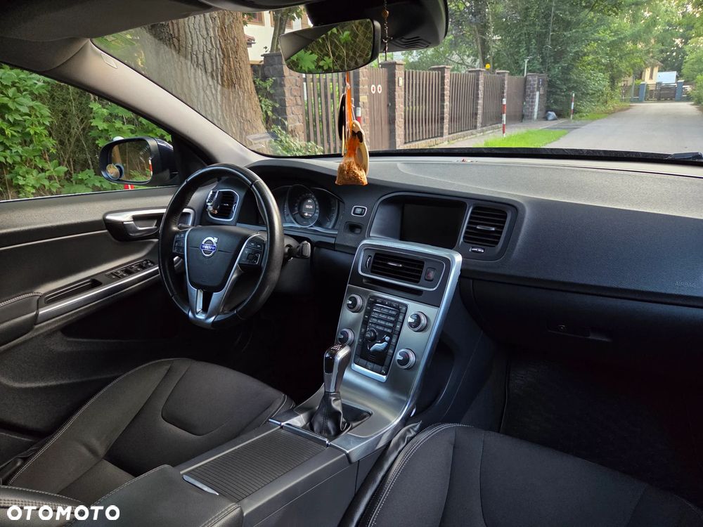 Volvo S60 D3 Drive-E Momentum - 34
