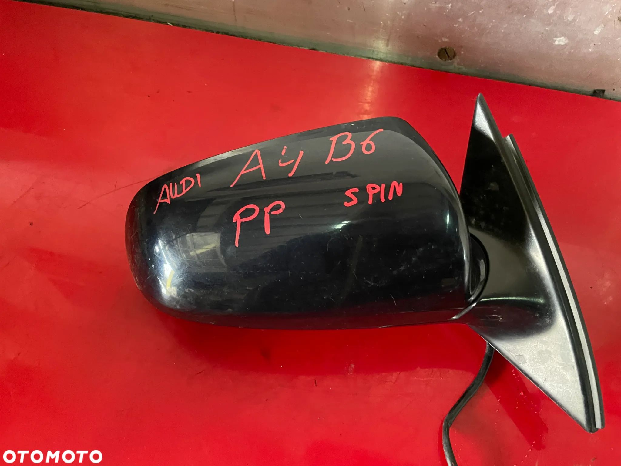 AUDI A4 B6 - LUSTERKO PRAWE 5 PIN - 1