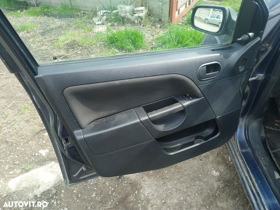 Dezmembrari  Ford FIESTA Mk 5  2001  > 2010 1.3 Benzina - 5