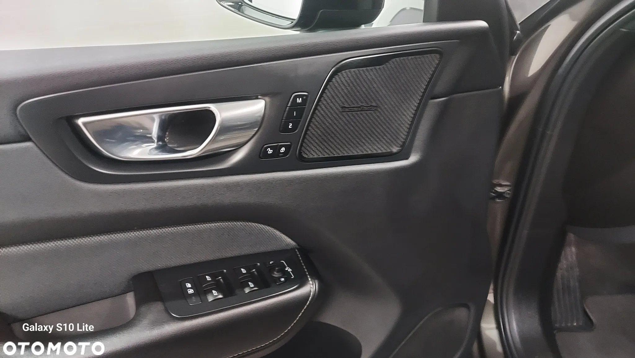 Volvo XC 60 B4 D Plus Dark - 15