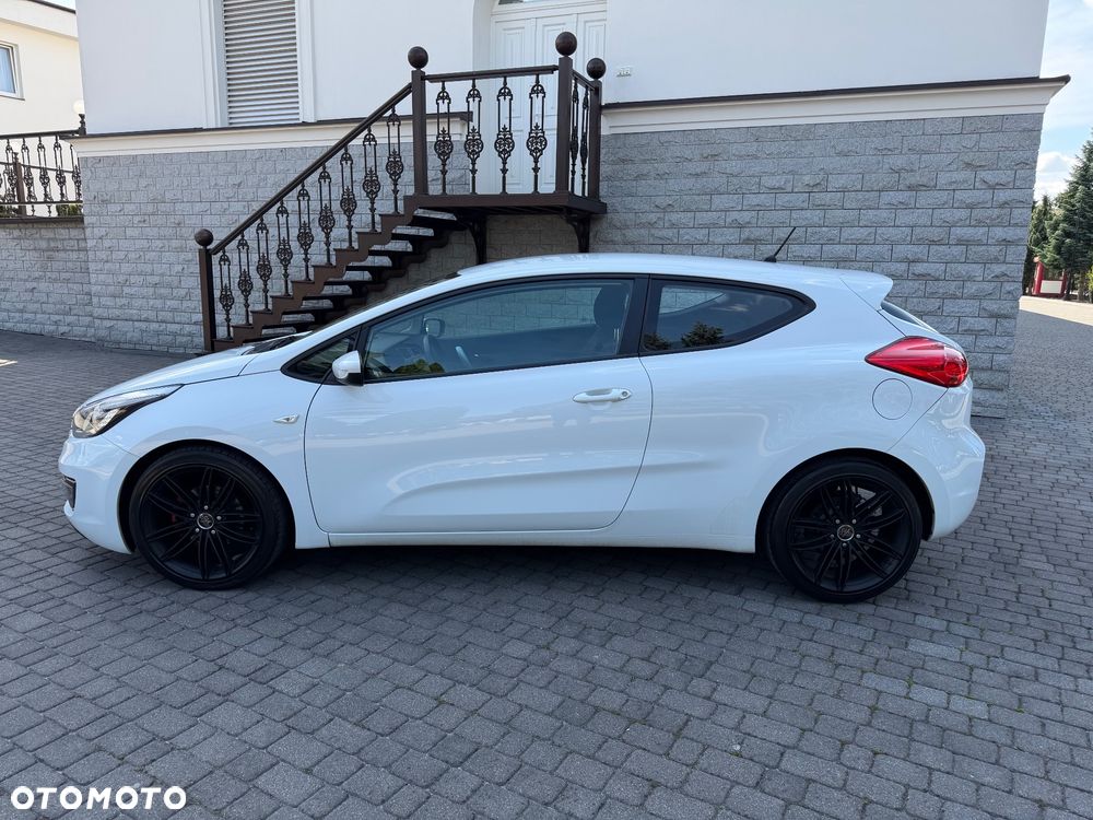 Kia Ceed 1.6 GDI Dream Team Edition - 17