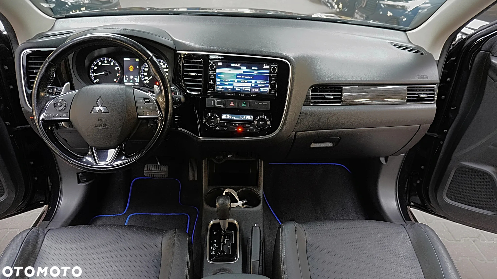 Mitsubishi Outlander 2.0 Intense + Navi 4WD CVT - 14