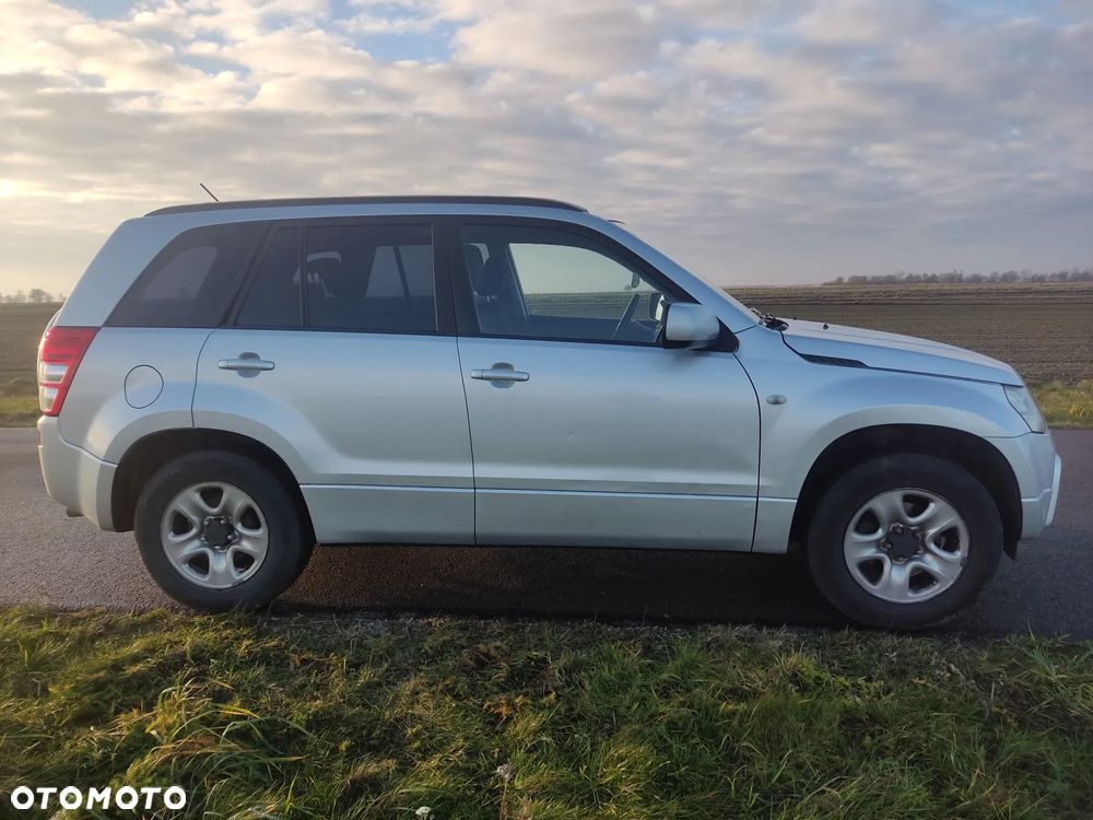 Suzuki Grand Vitara 2.0 - 1