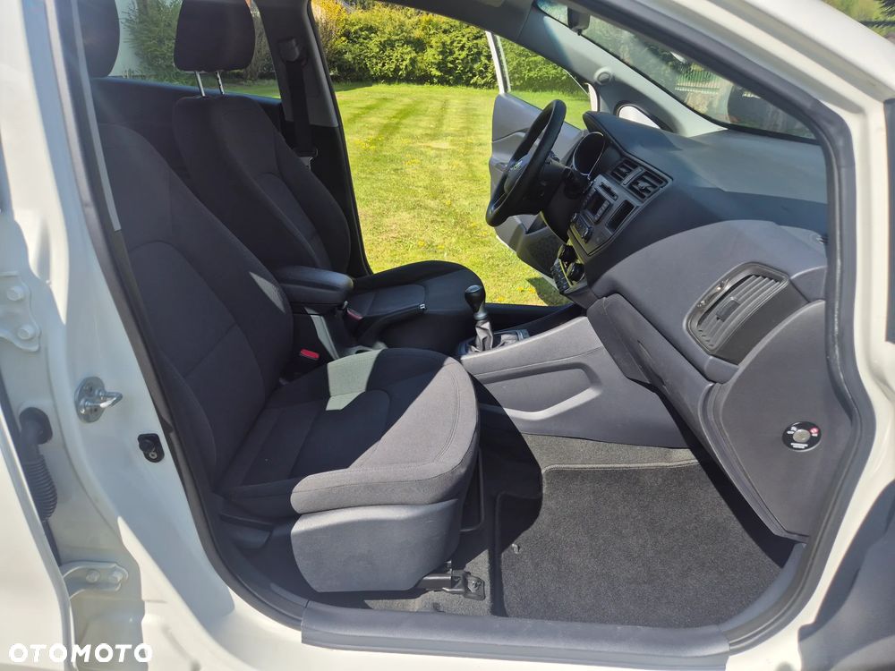 Kia Rio 1.2 Dream Team Edition - 29