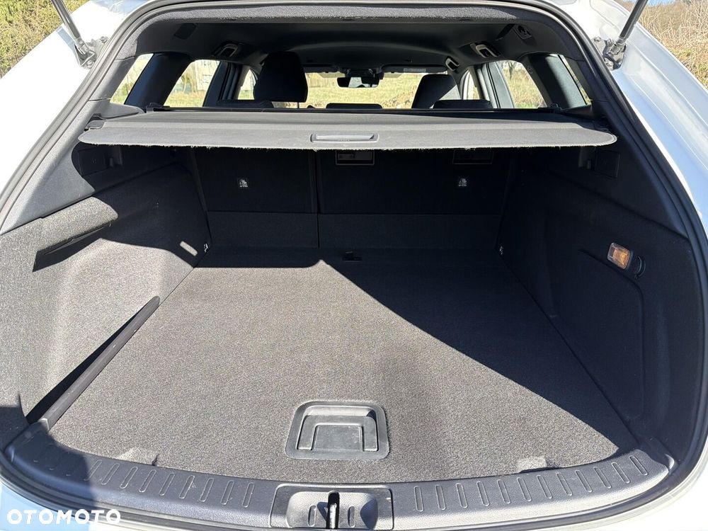 Toyota Corolla 2.0 Hybrid Comfort - 28