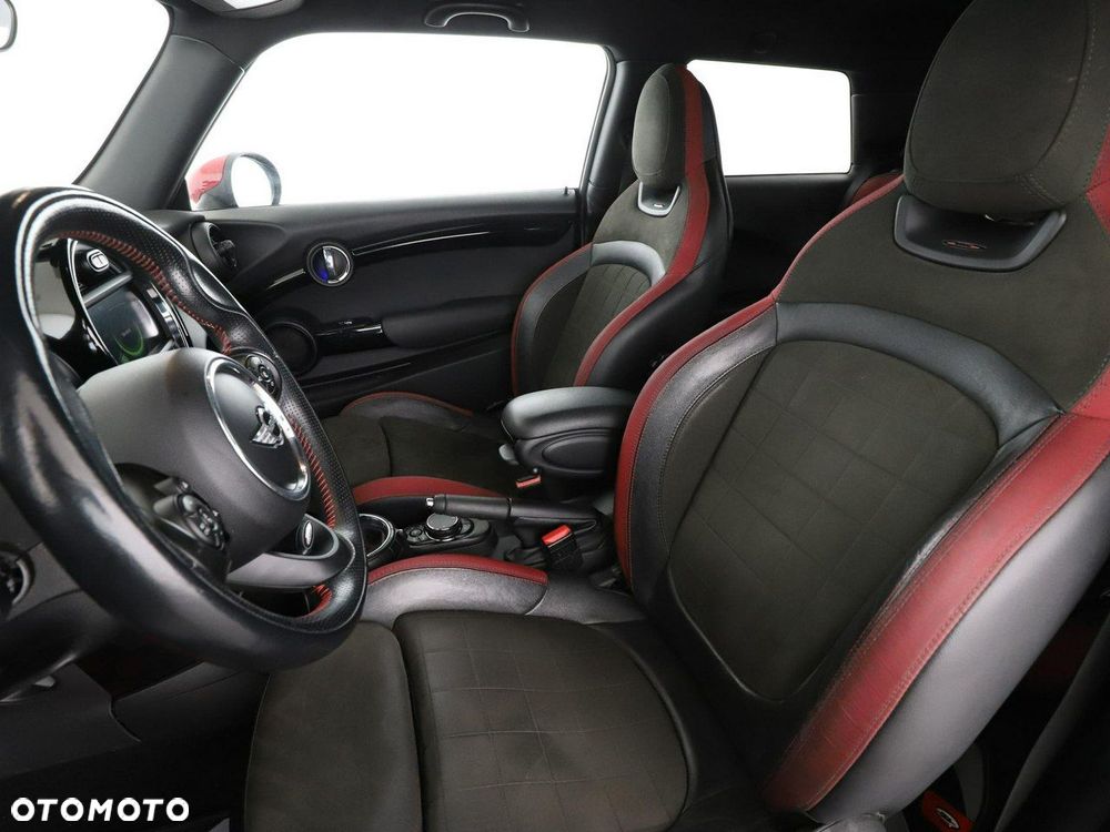 MINI John Cooper Works - 13