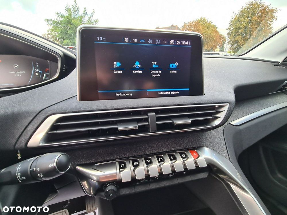 Peugeot 3008 1.2 PureTech Allure S&S EAT6 - 17