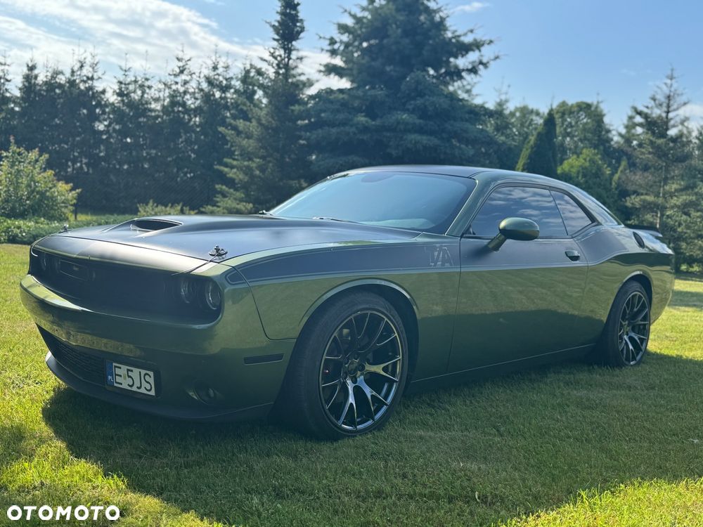 Dodge Challenger - 1