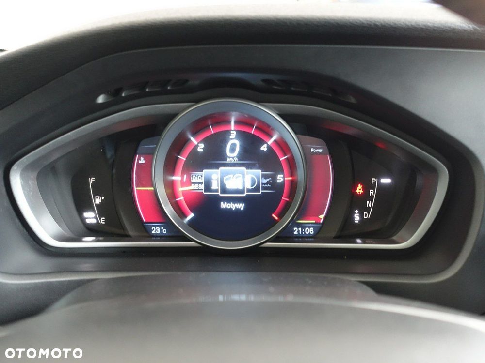 Volvo V40 D3 Geartronic Momentum - 28