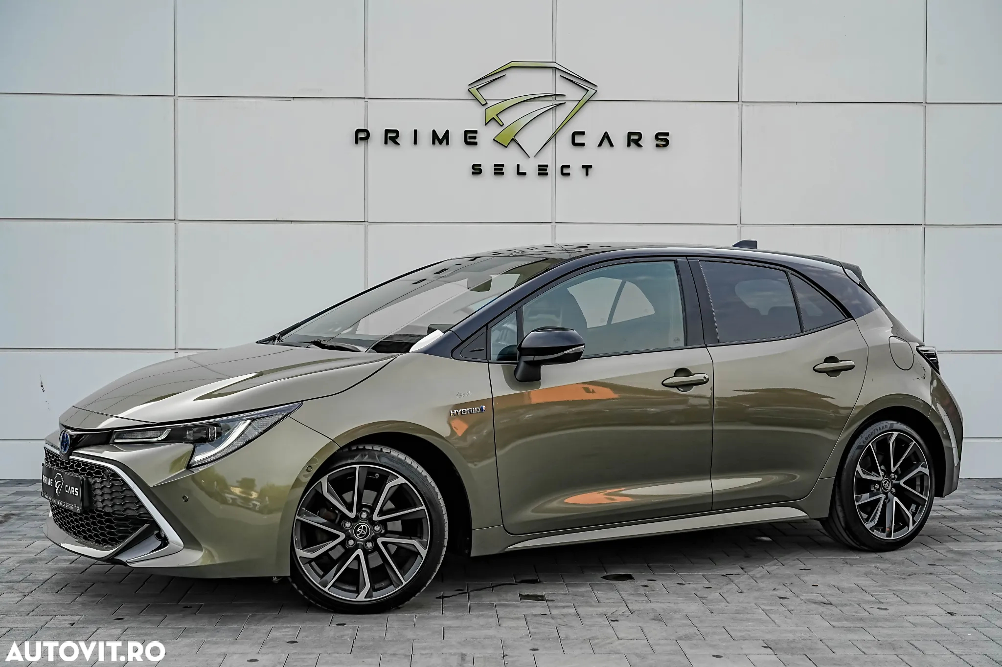 Toyota Corolla 2.0 HSD Exclusive Plus GR Sport Bi-Tone - 12