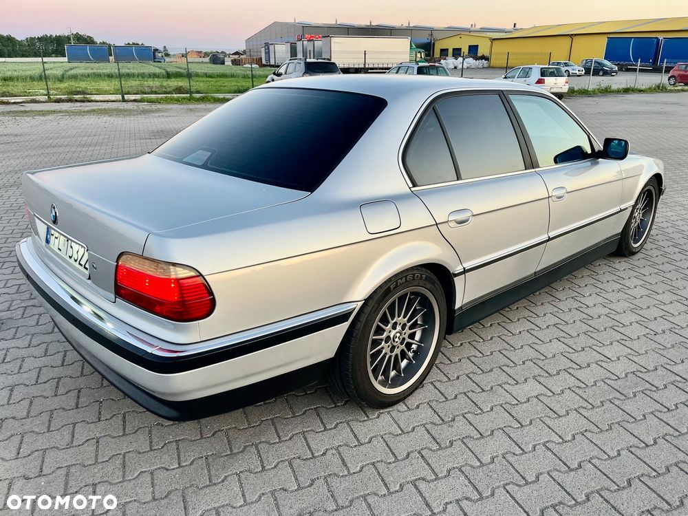 BMW Seria 7 735i L - 13