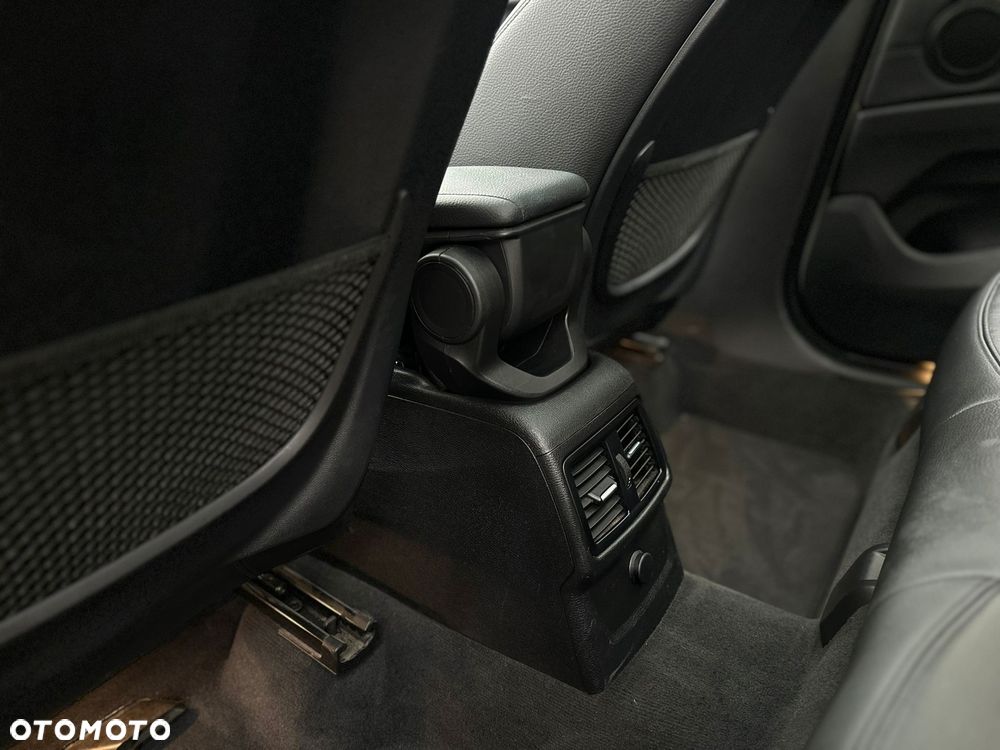 BMW X1 xDrive25d Advantage - 36