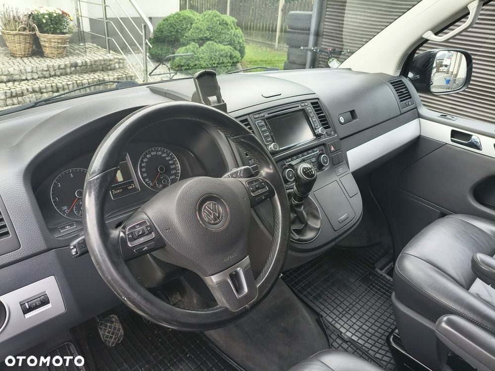 Volkswagen Multivan - 7
