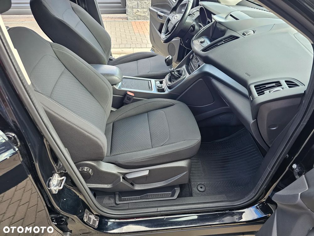 Ford Kuga 2.0 TDCi FWD Titanium - 12