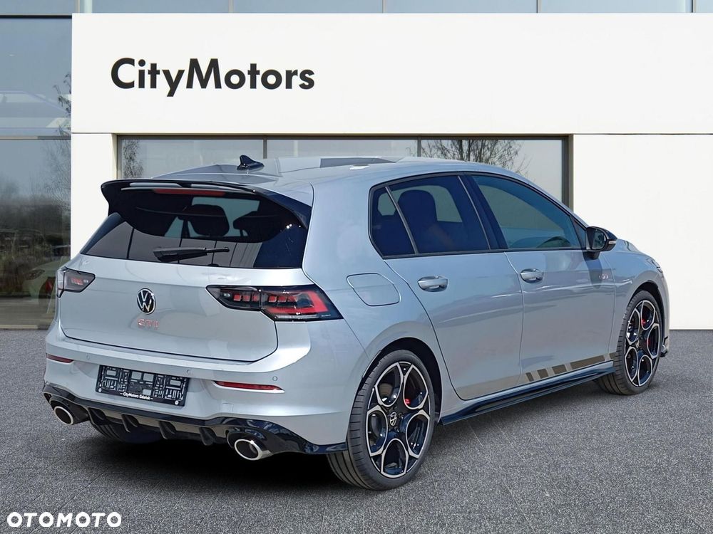 Volkswagen Golf - 3