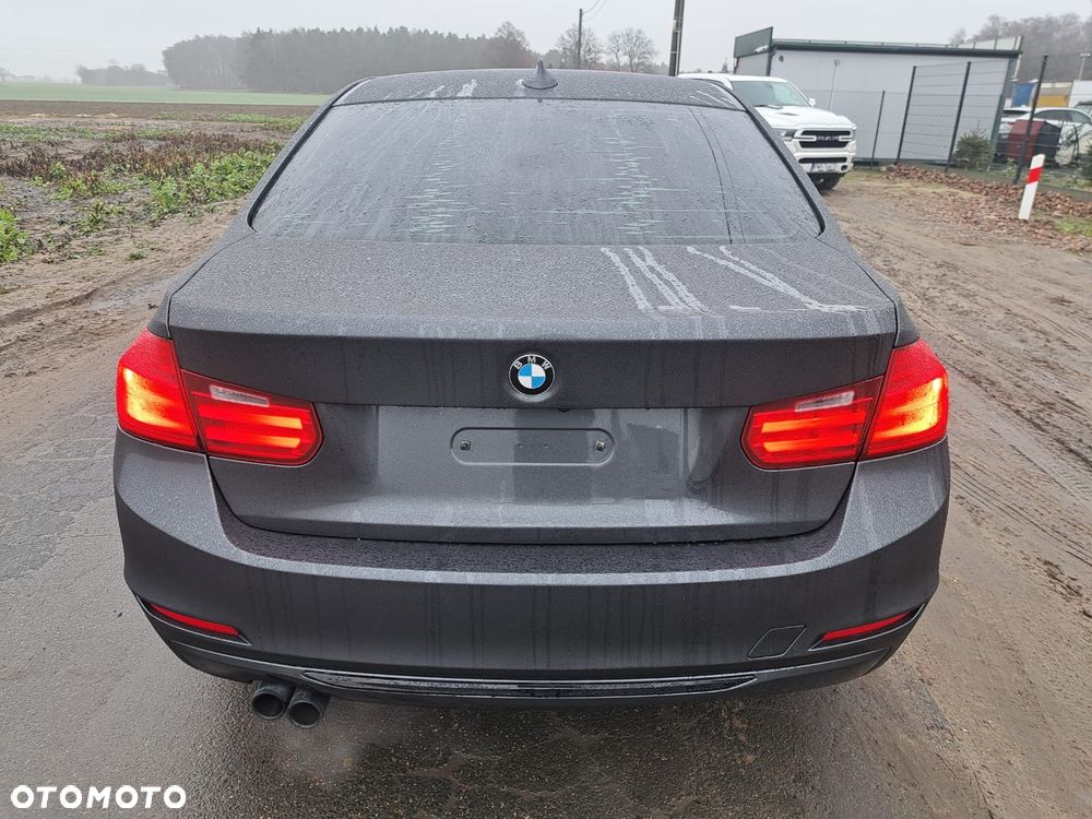 BMW Seria 3 328i xDrive - 11