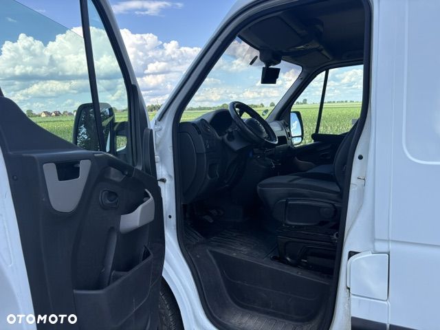 Nissan NV400 - 18